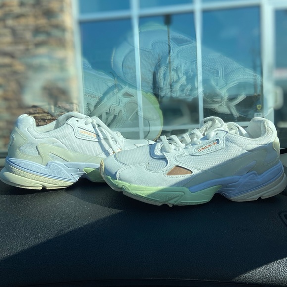 adidas falcon eg2877